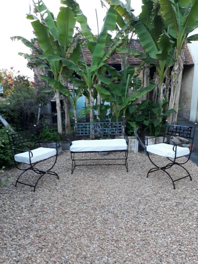 Les Tibles Bed & Breakfast Nanthiat ภายนอก รูปภาพ